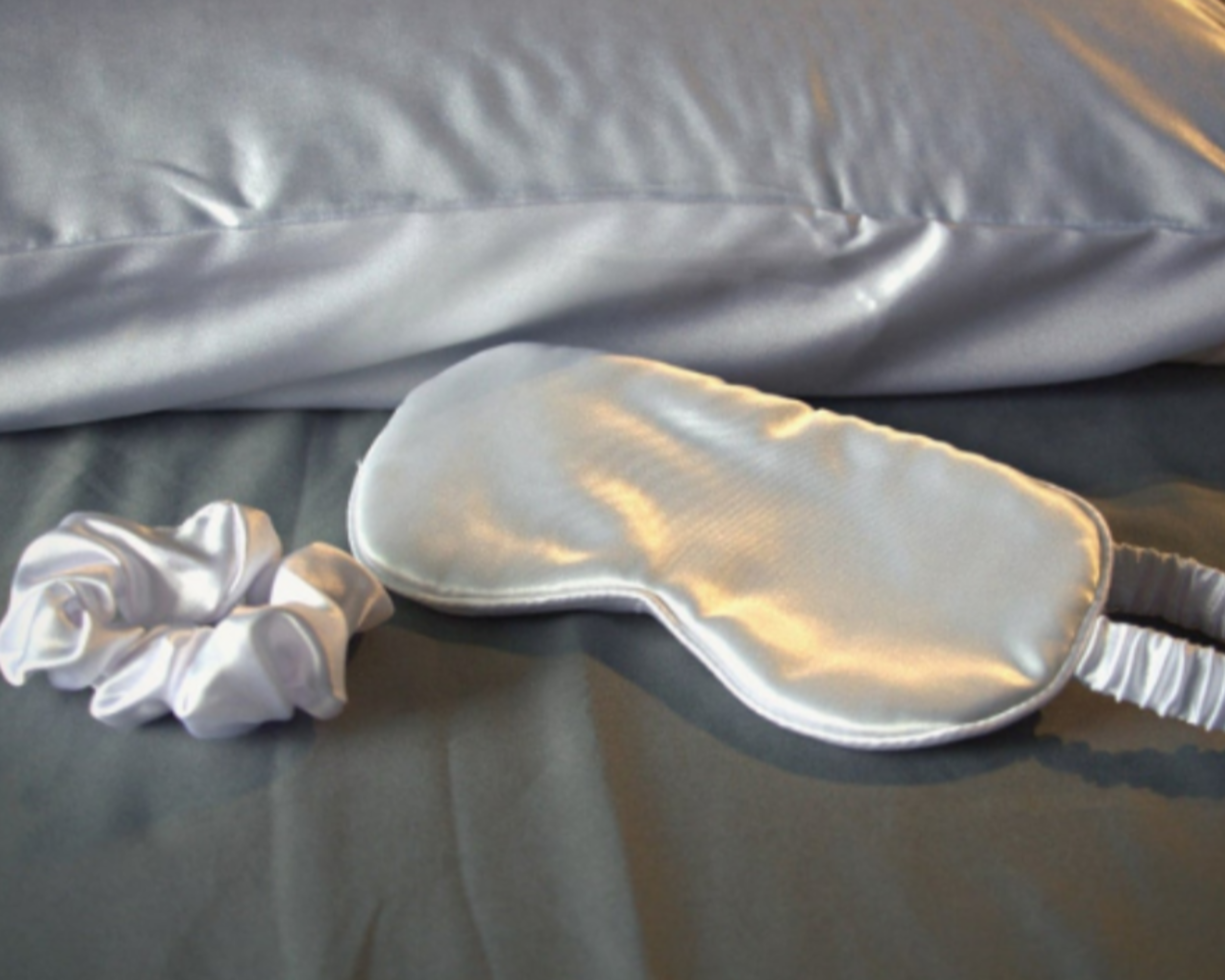Haven CANADA Cosmetics Satin 3 Piece Pillowcase Gift Set