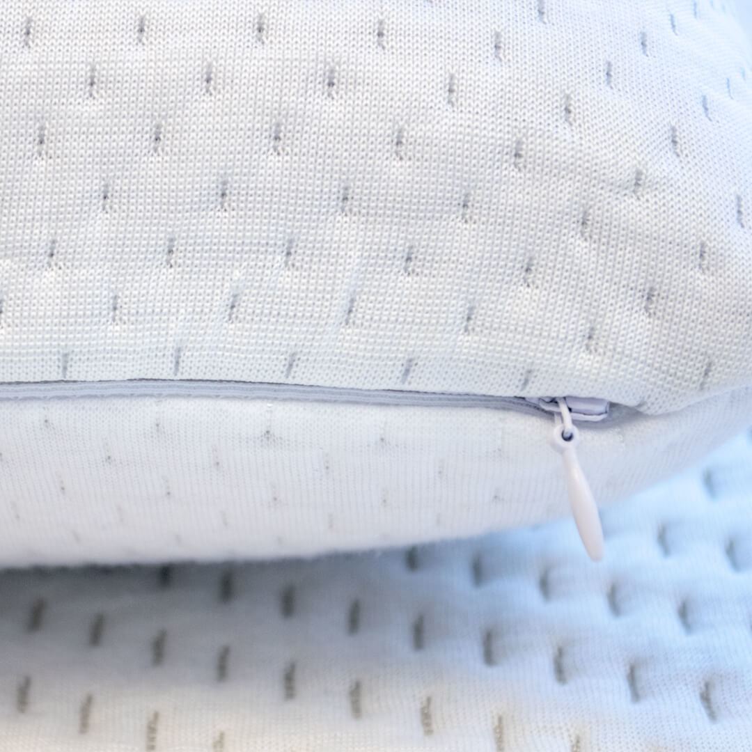 Bedface VitaGel 4 in 1 memory foam pillow close up of zipper and detailed casing
