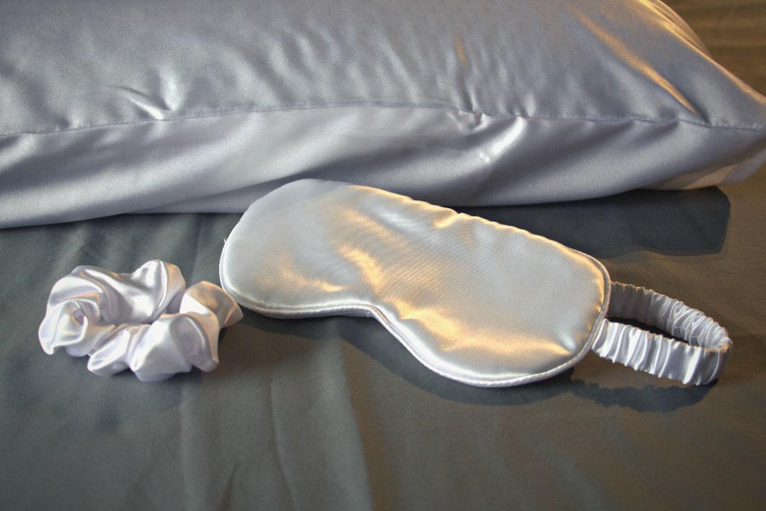 Haven CANADA Satin 3 Piece Pillowcase Gift Set